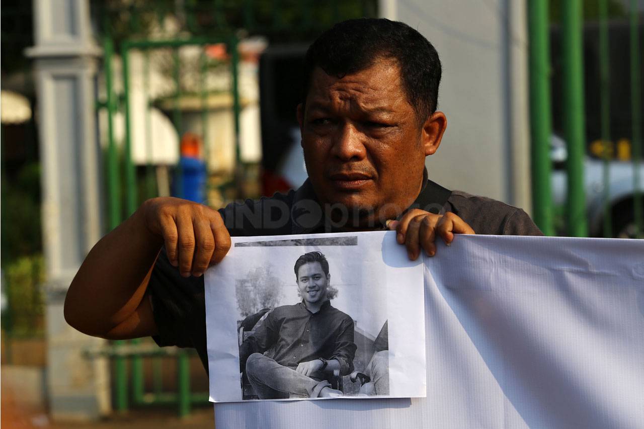 Aksi Keluarga Korban...