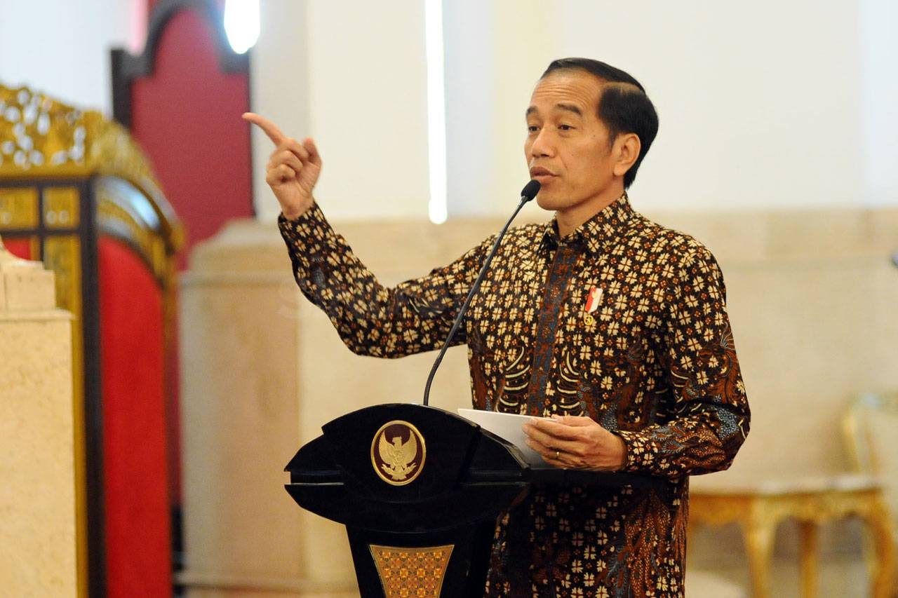 Presiden Jokowi Kumpulkan...