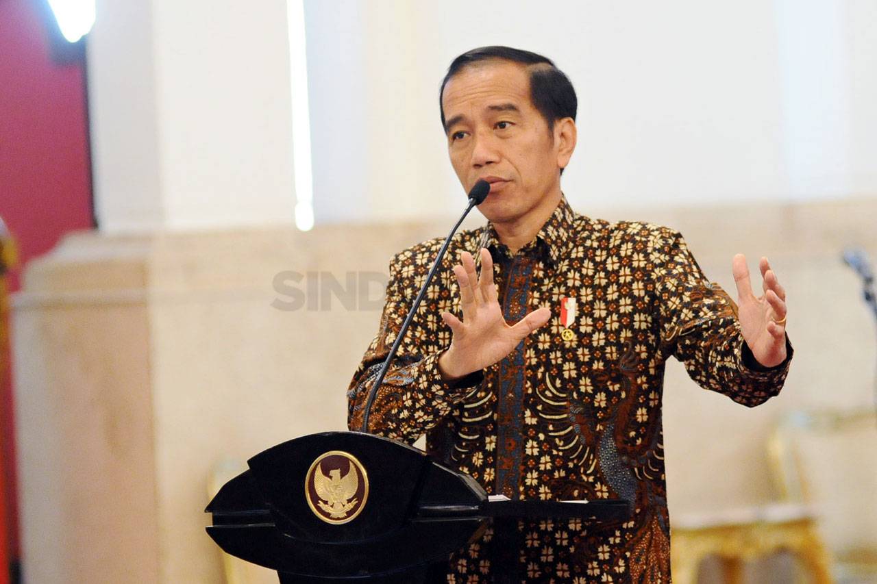 Presiden Jokowi Kumpulkan...