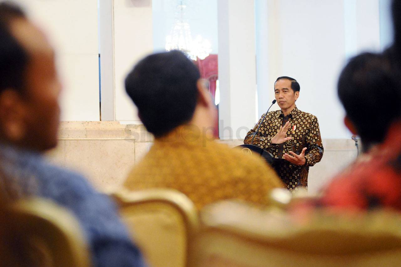Presiden Jokowi Kumpulkan...