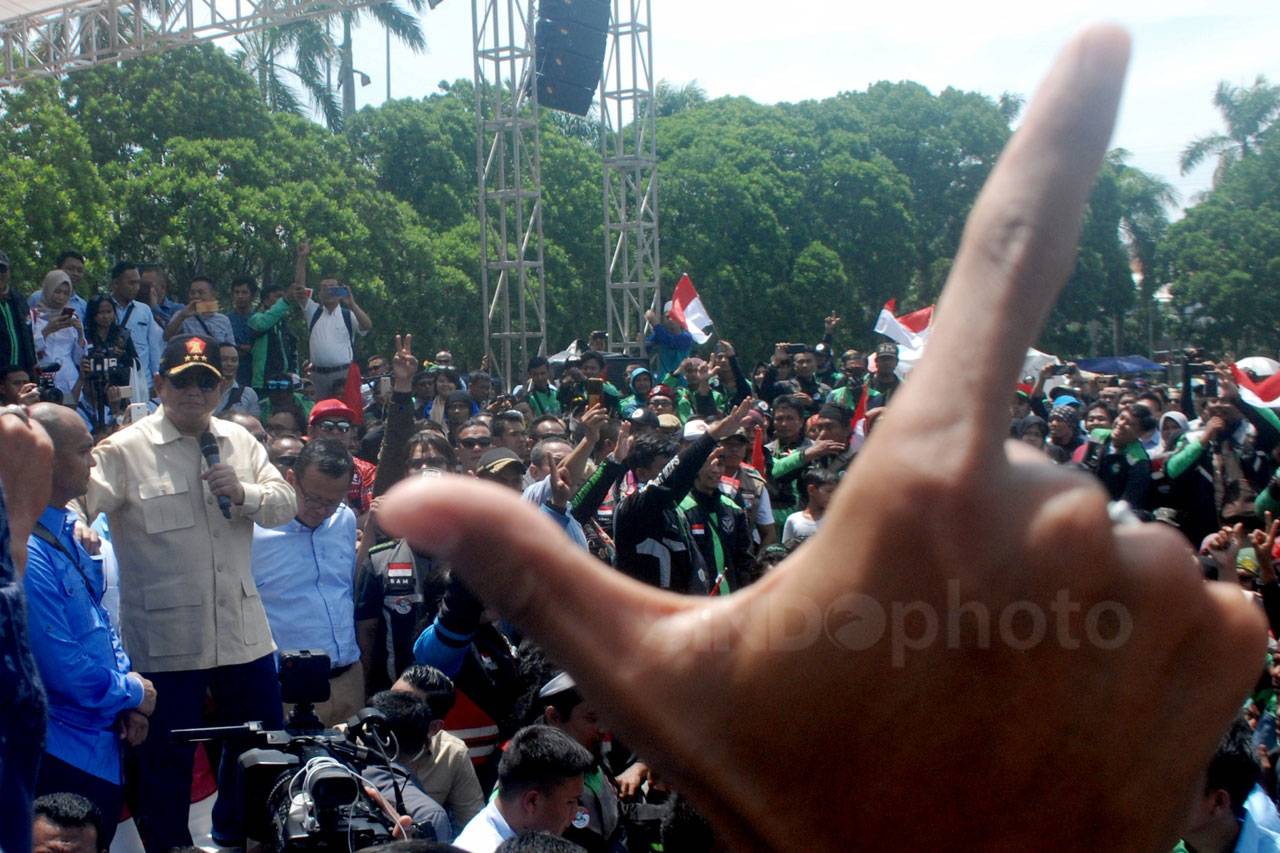 Capres Prabowo Hadiri...