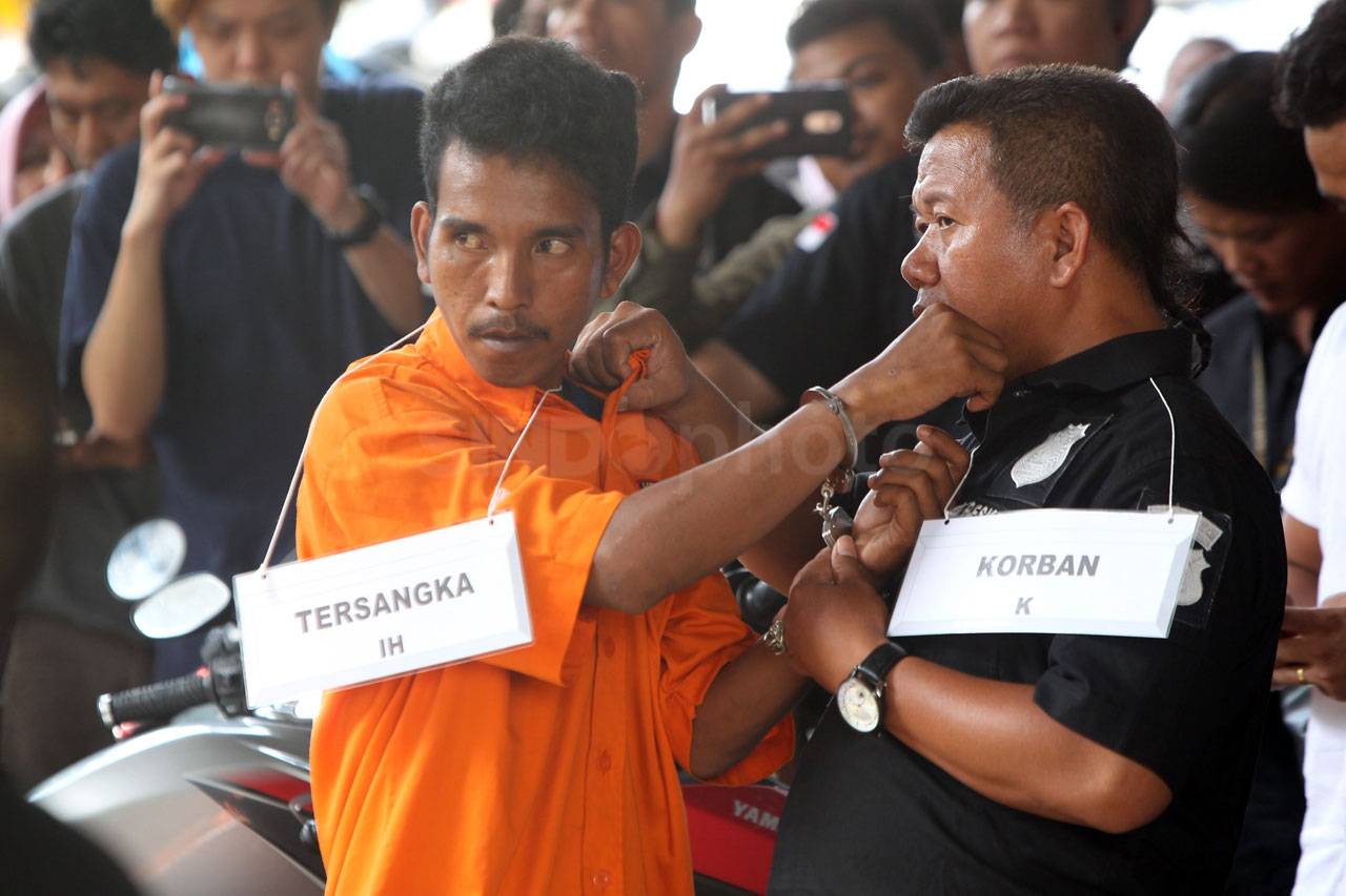 5 Pengeroyok Anggota...