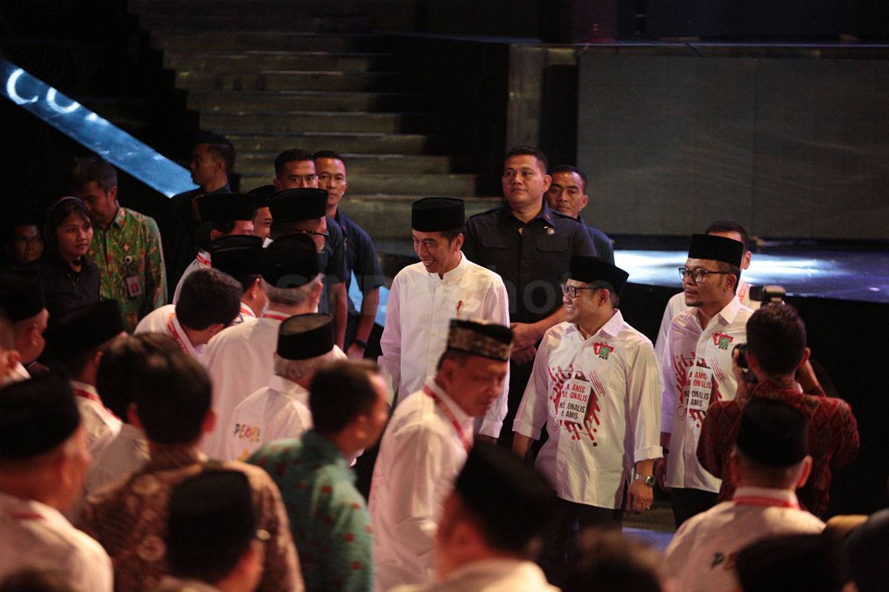 Presiden Jokowi Hadiri...