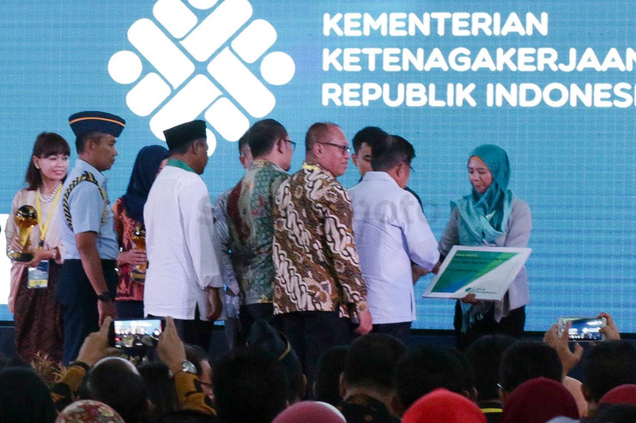 Wapres Jusuf Kalla Hadiri...