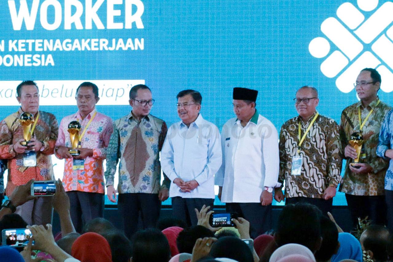 Wapres Jusuf Kalla Hadiri...