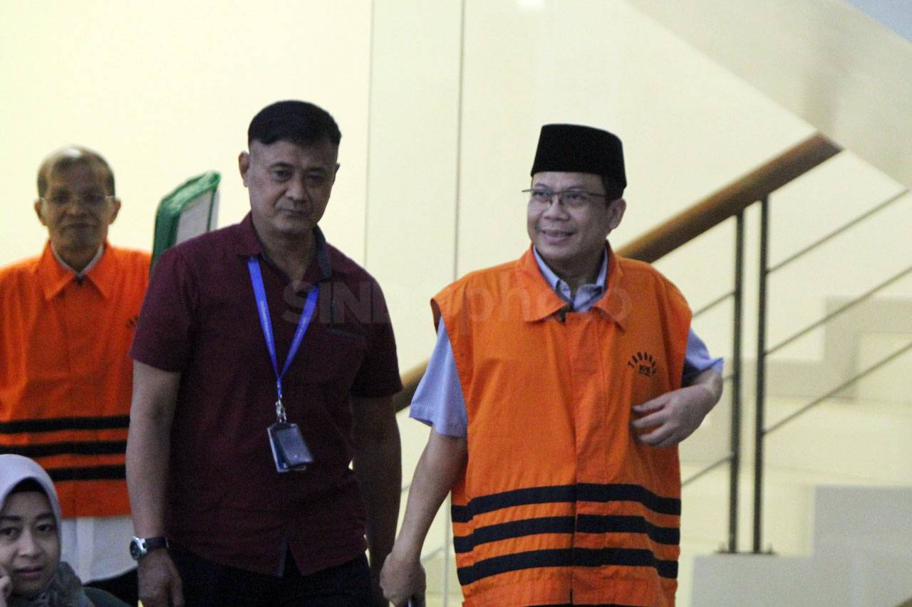 KPK Lanjutkan Pemeriksaan...