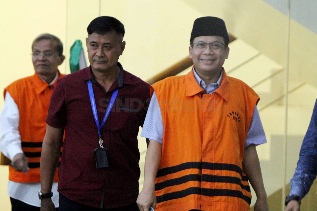 KPK Lanjutkan Pemeriksaan...
