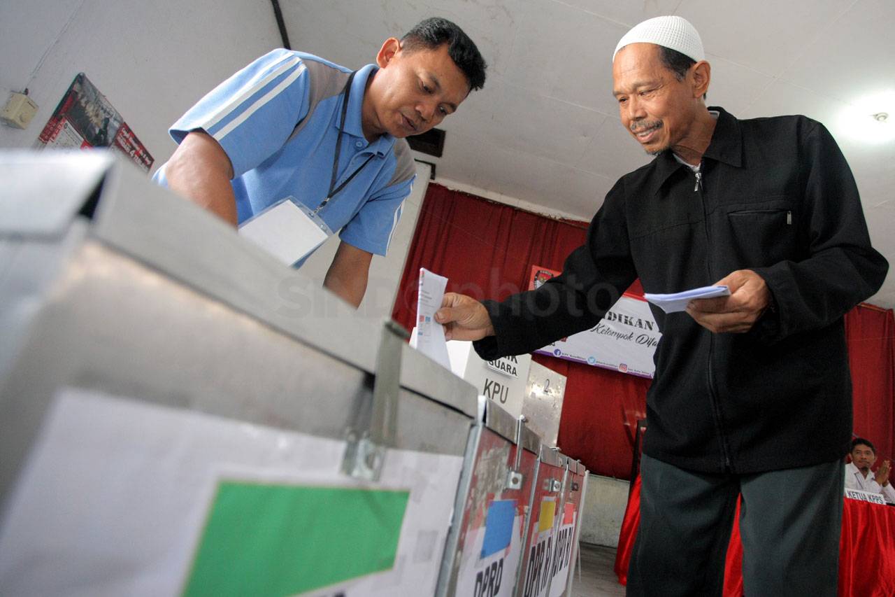 KPU Blitar Gelar Simulasi...