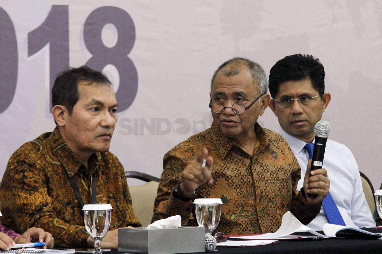 KPK Sampaikan Laporan...