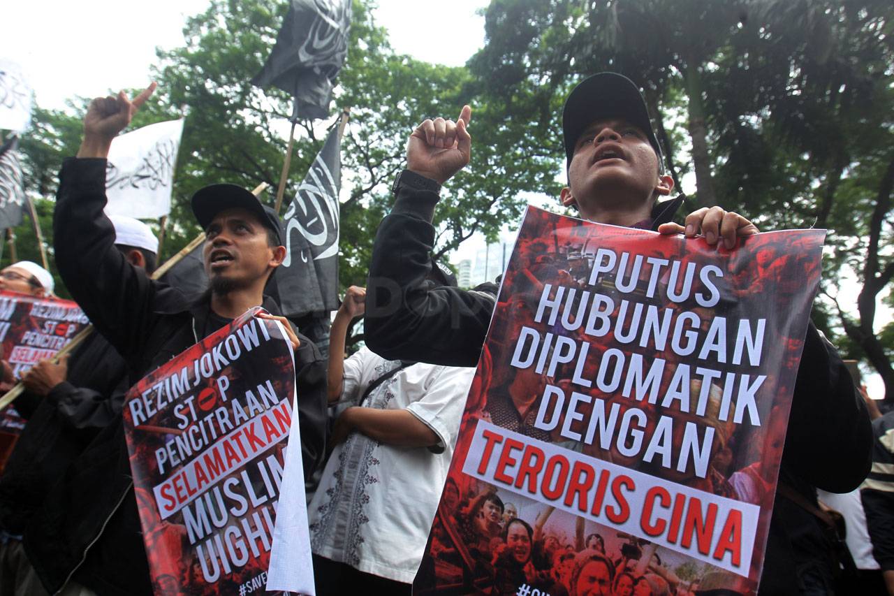Aksi Bela Muslim Uighur...