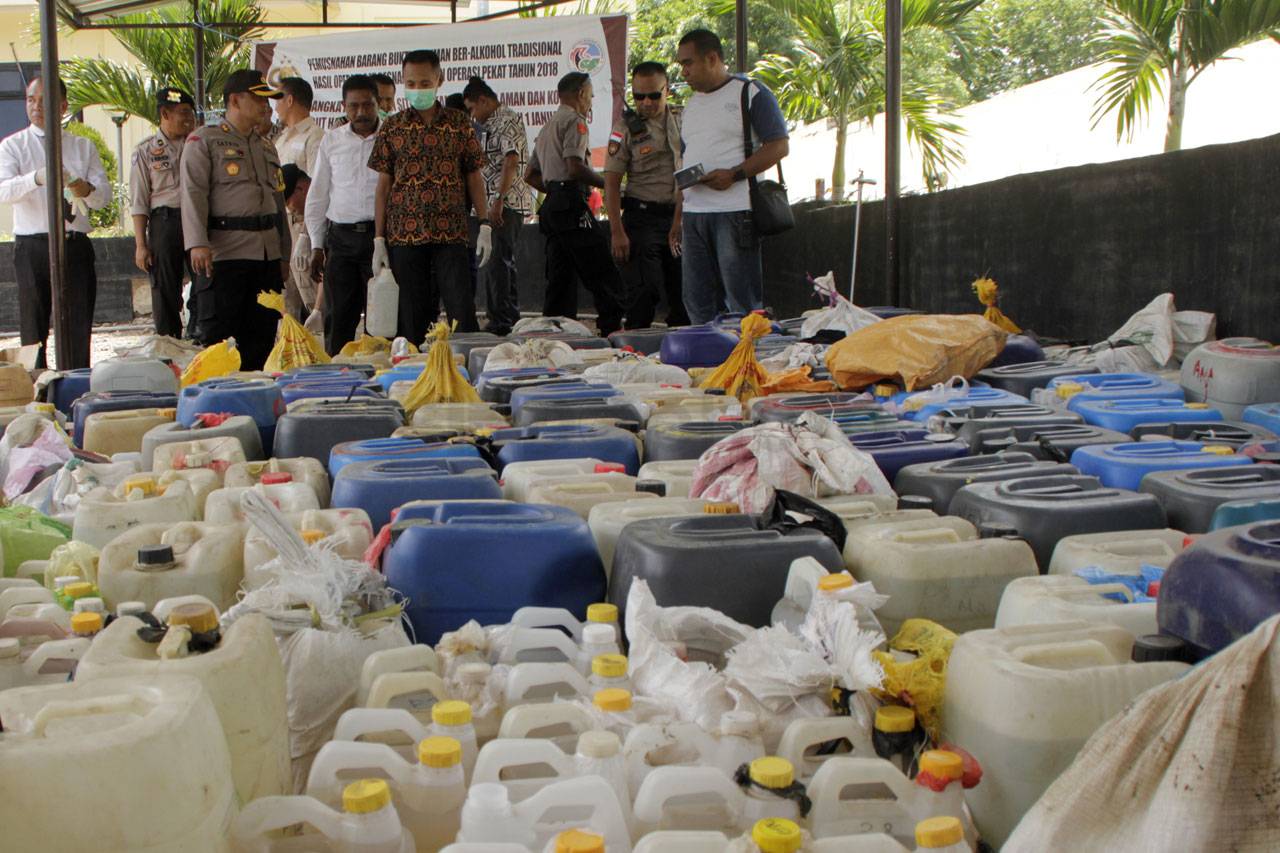 Polresta Kupang Musnahkan...