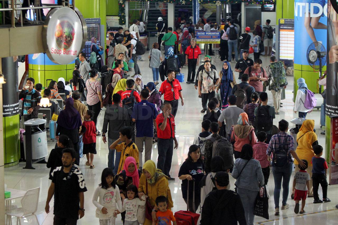 Stasiun Gambir Mulai...