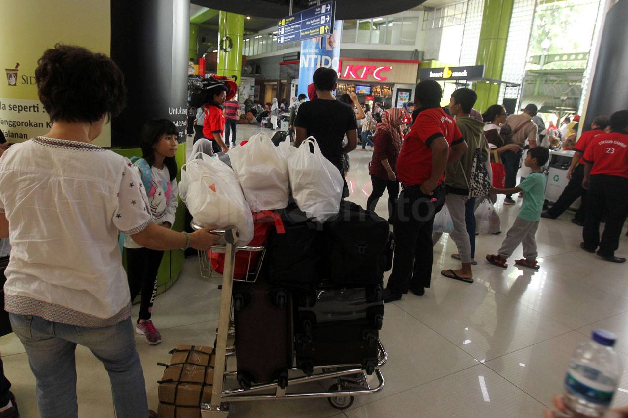 Stasiun Gambir Mulai...