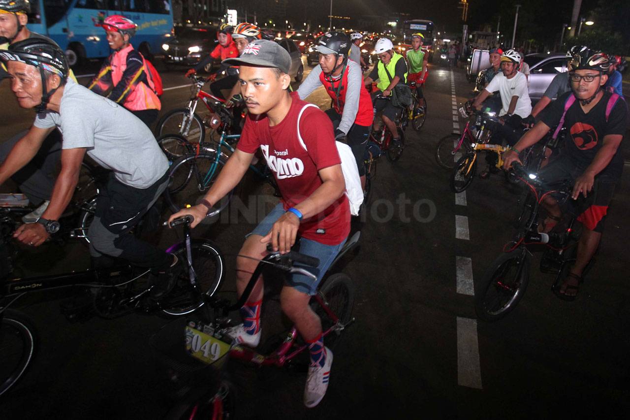 Ratusan Pesepeda Hadiri...