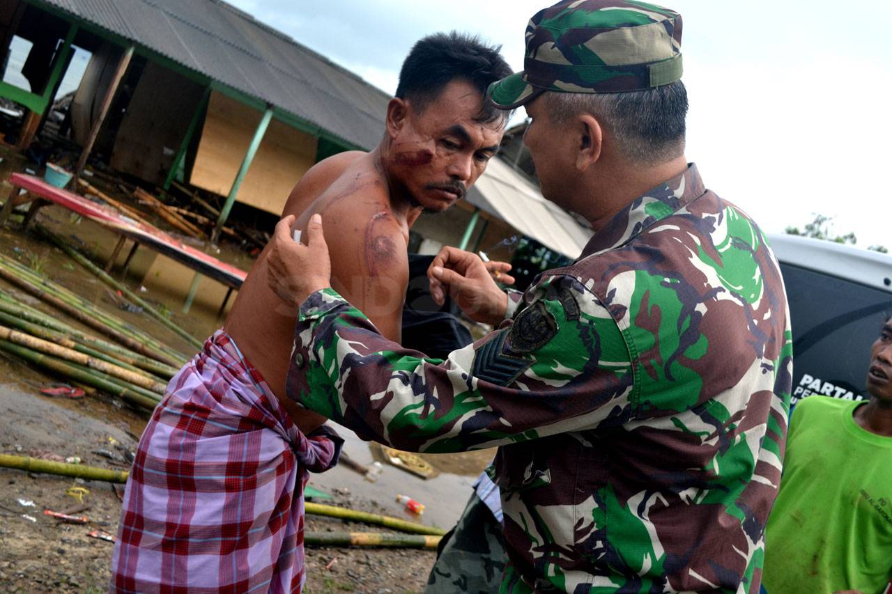 Warga Mengungsi Akibat...