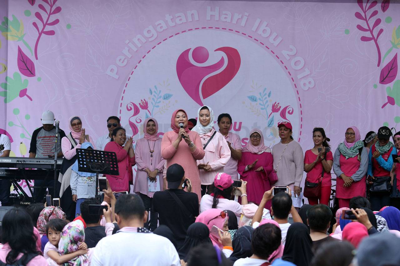 Ratusan Perempuan Peringati...