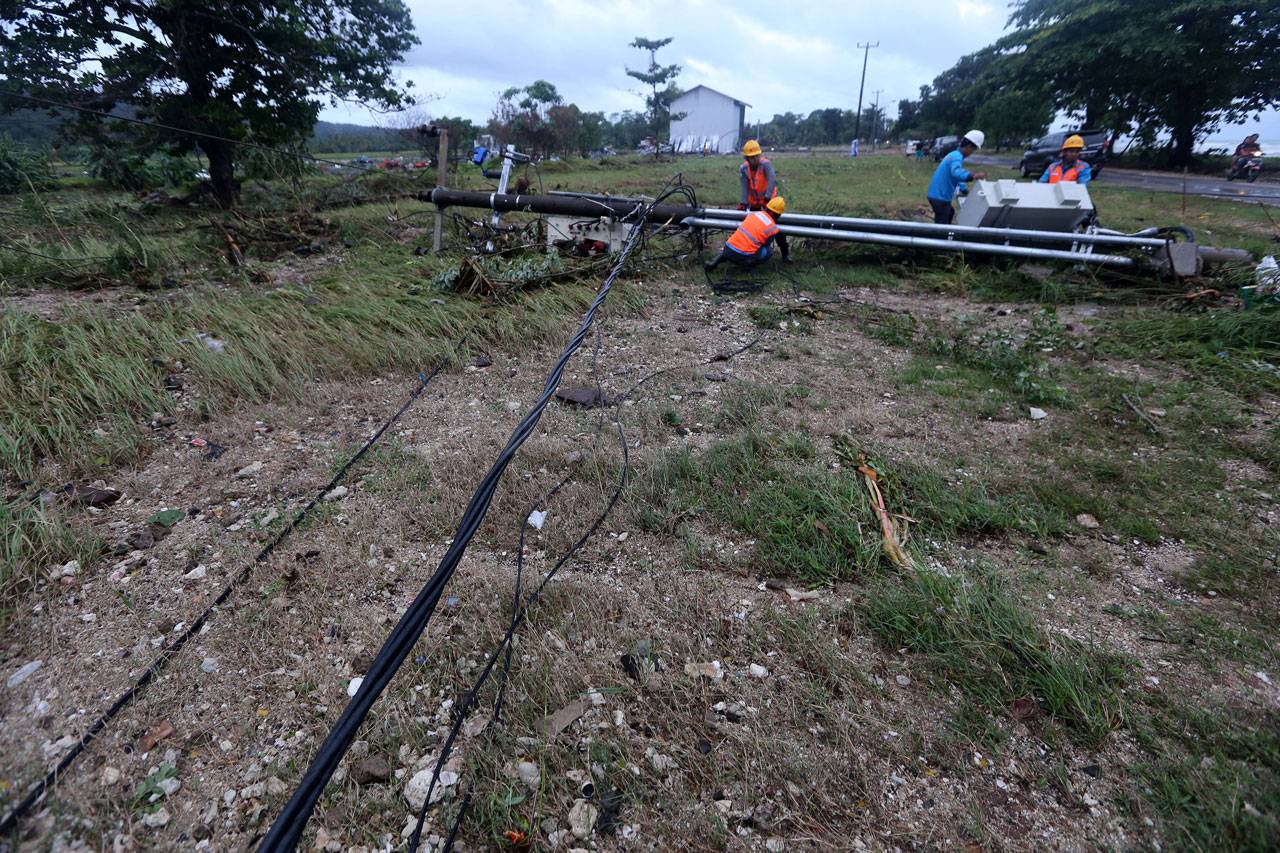 PLN Perbaiki Jaringan...