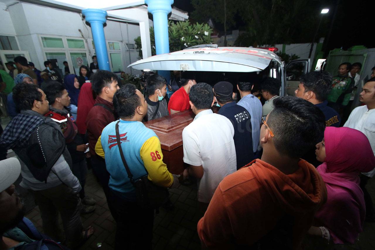 24 Jenazah Korban Tsunami...