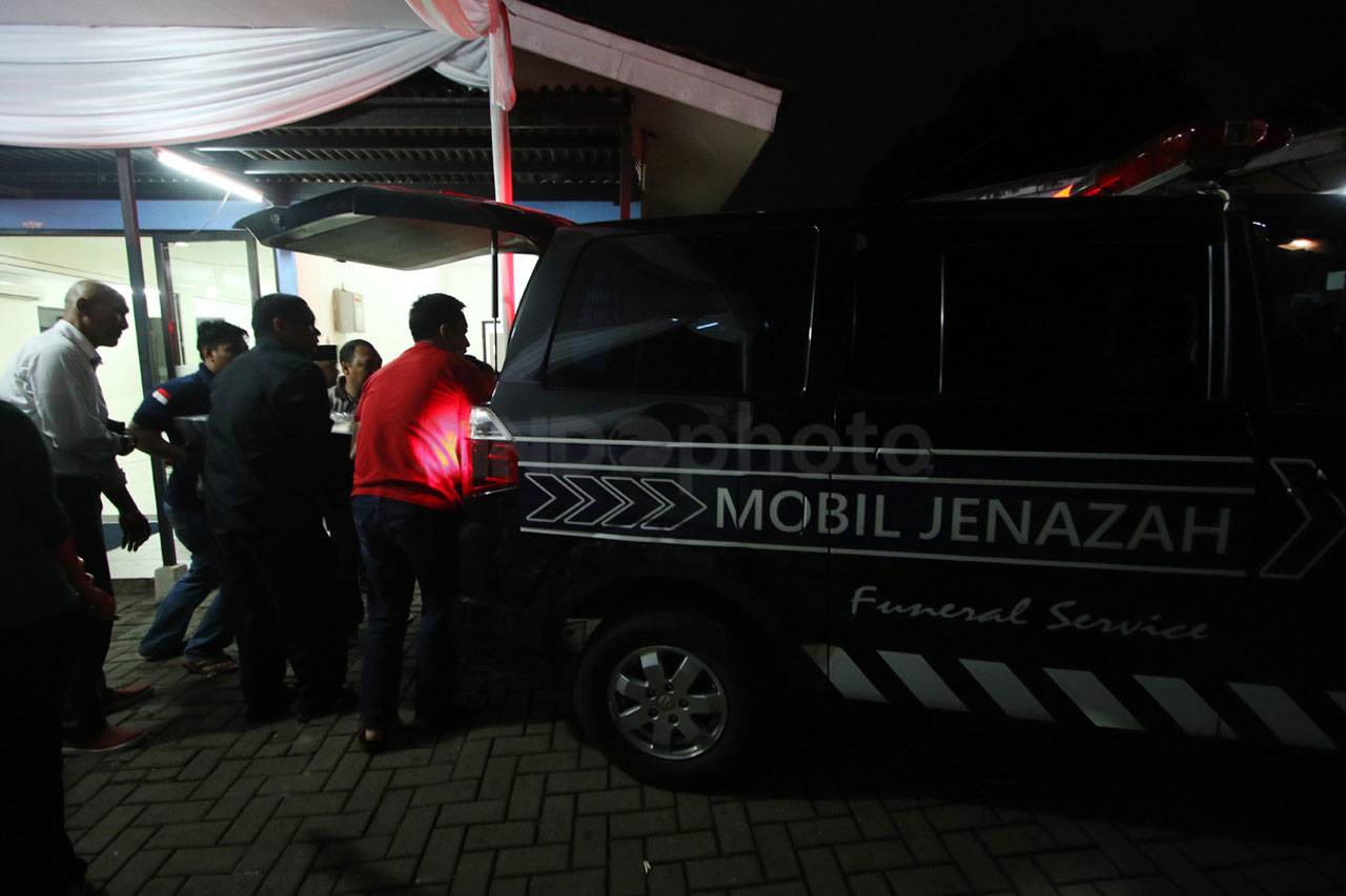 24 Jenazah Korban Tsunami...