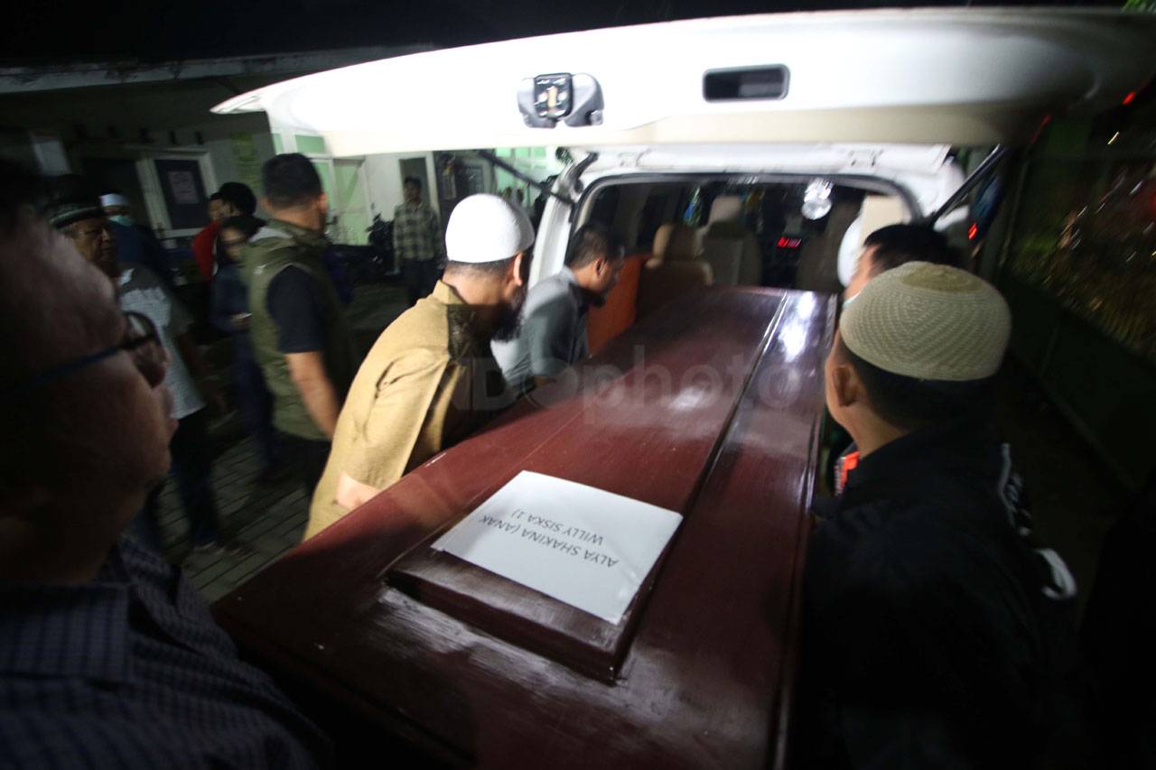 24 Jenazah Korban Tsunami...