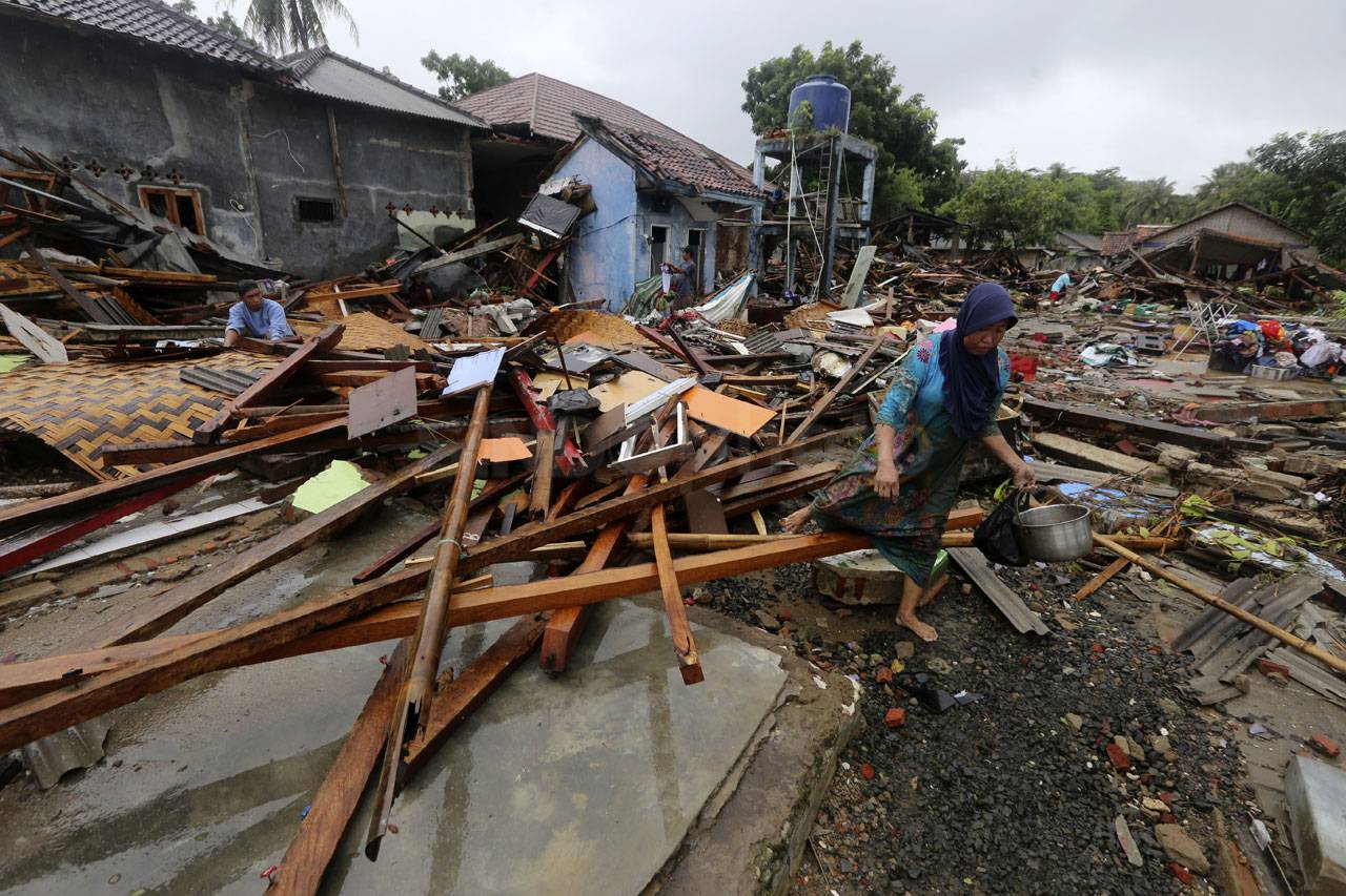 Warga Korban Tsunami...