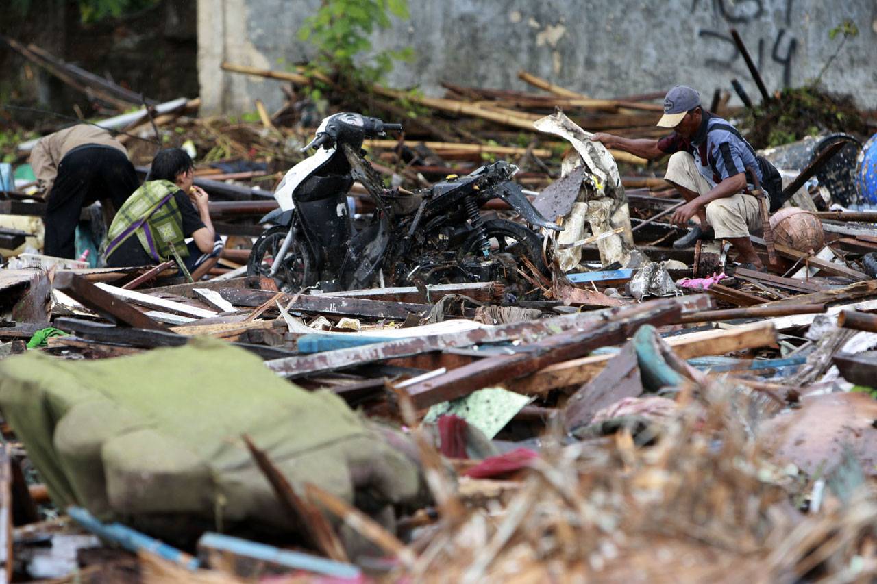 Warga Korban Tsunami...