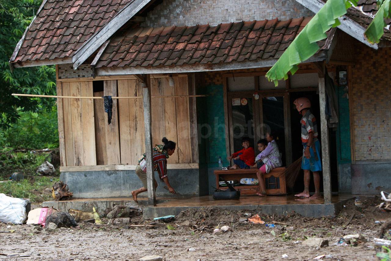 Warga Korban Tsunami...