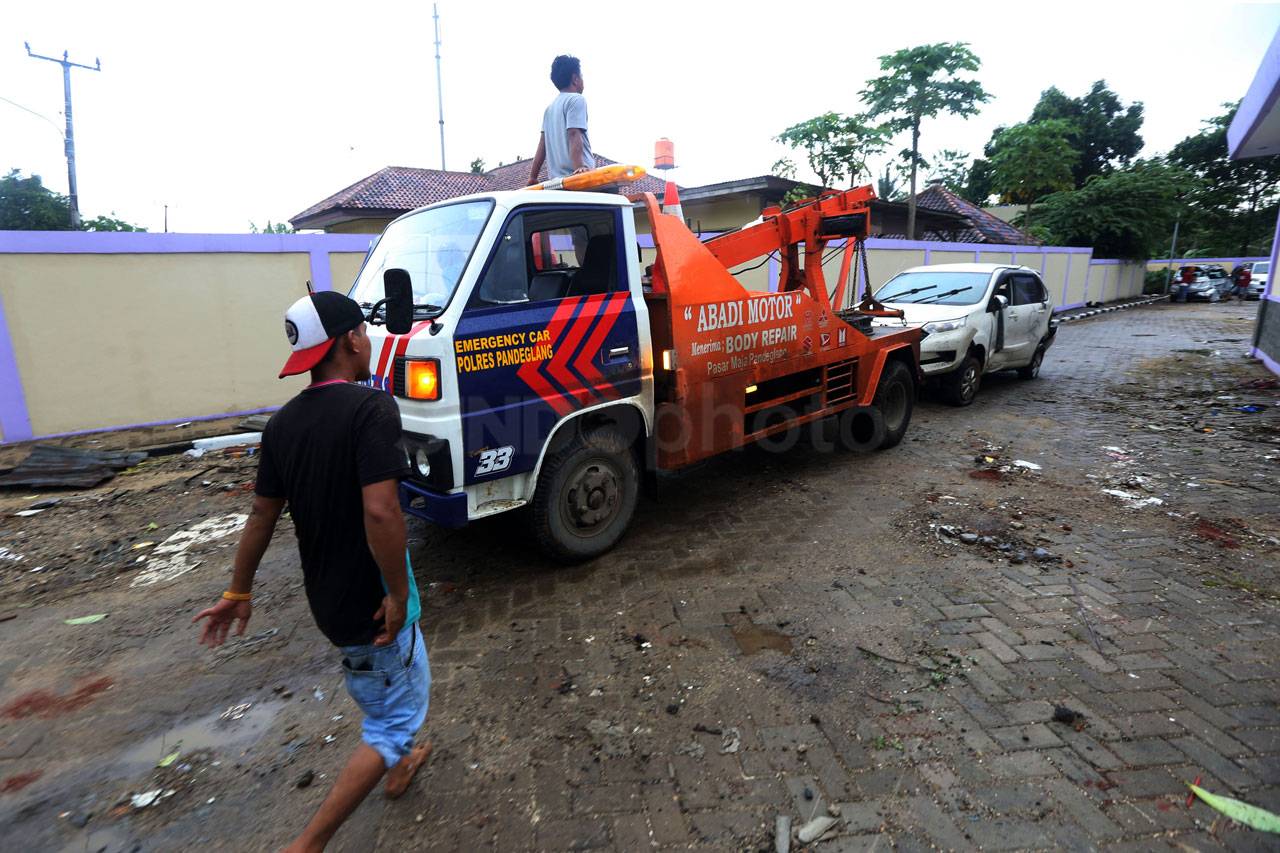 Puluhan Mobil Milik...
