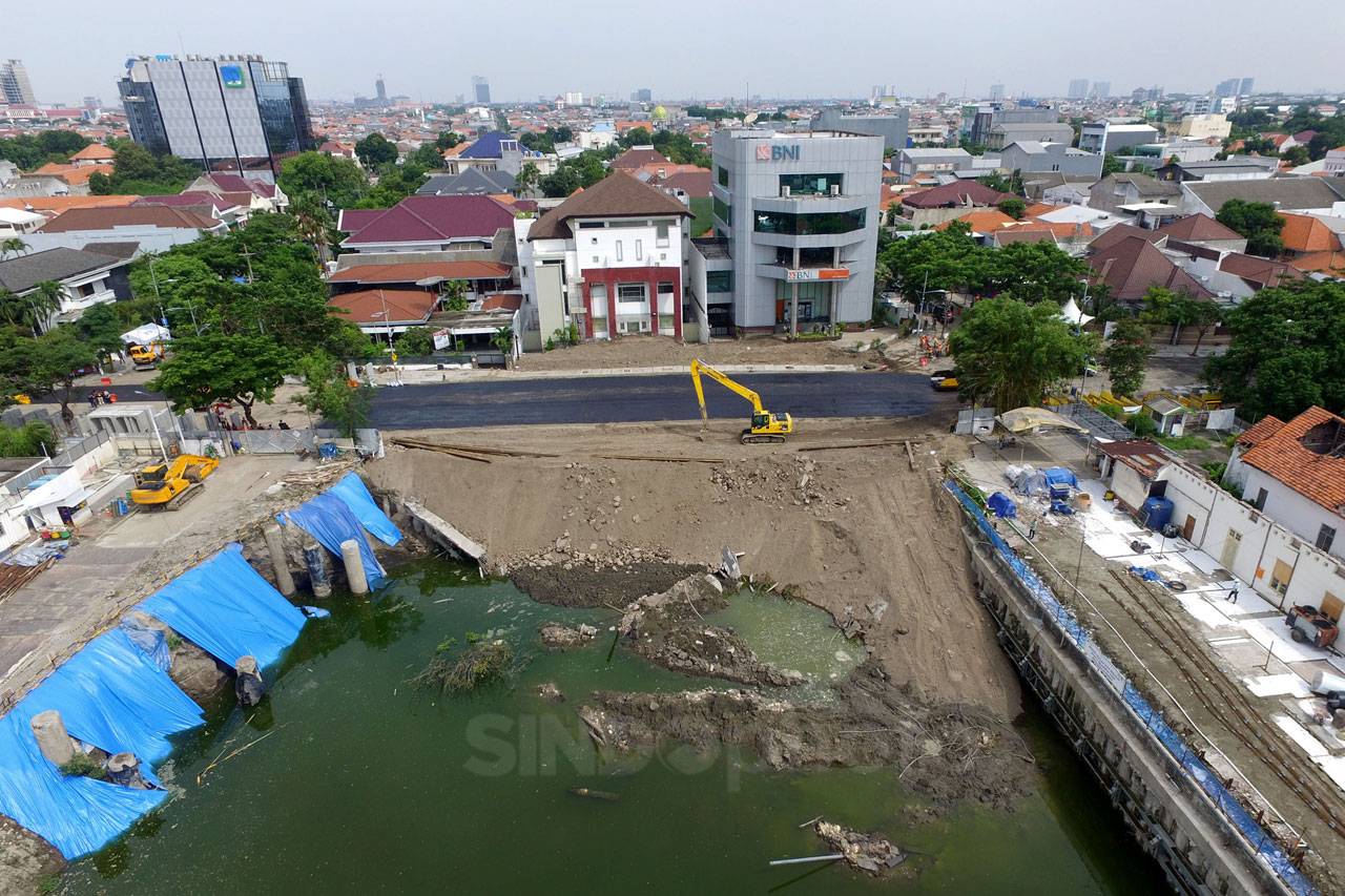 Jalan Raya Gubeng yang...