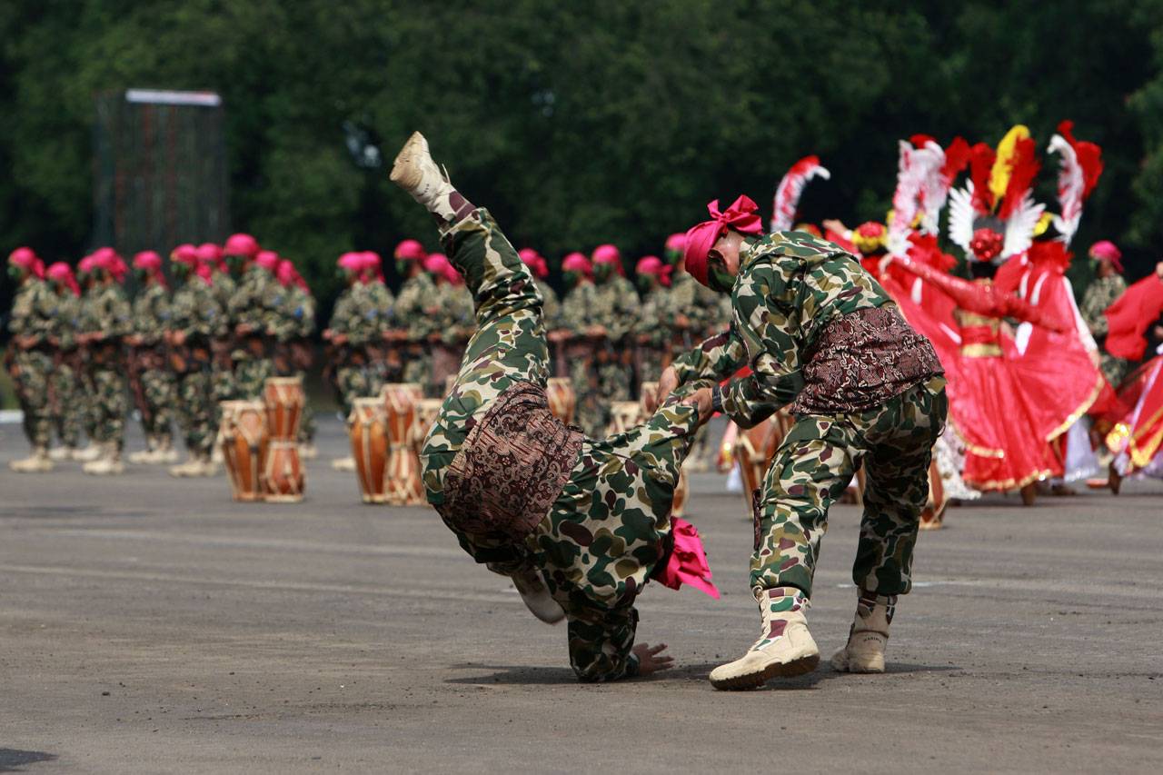 Mayjen TNI (Mar) Suhartono...