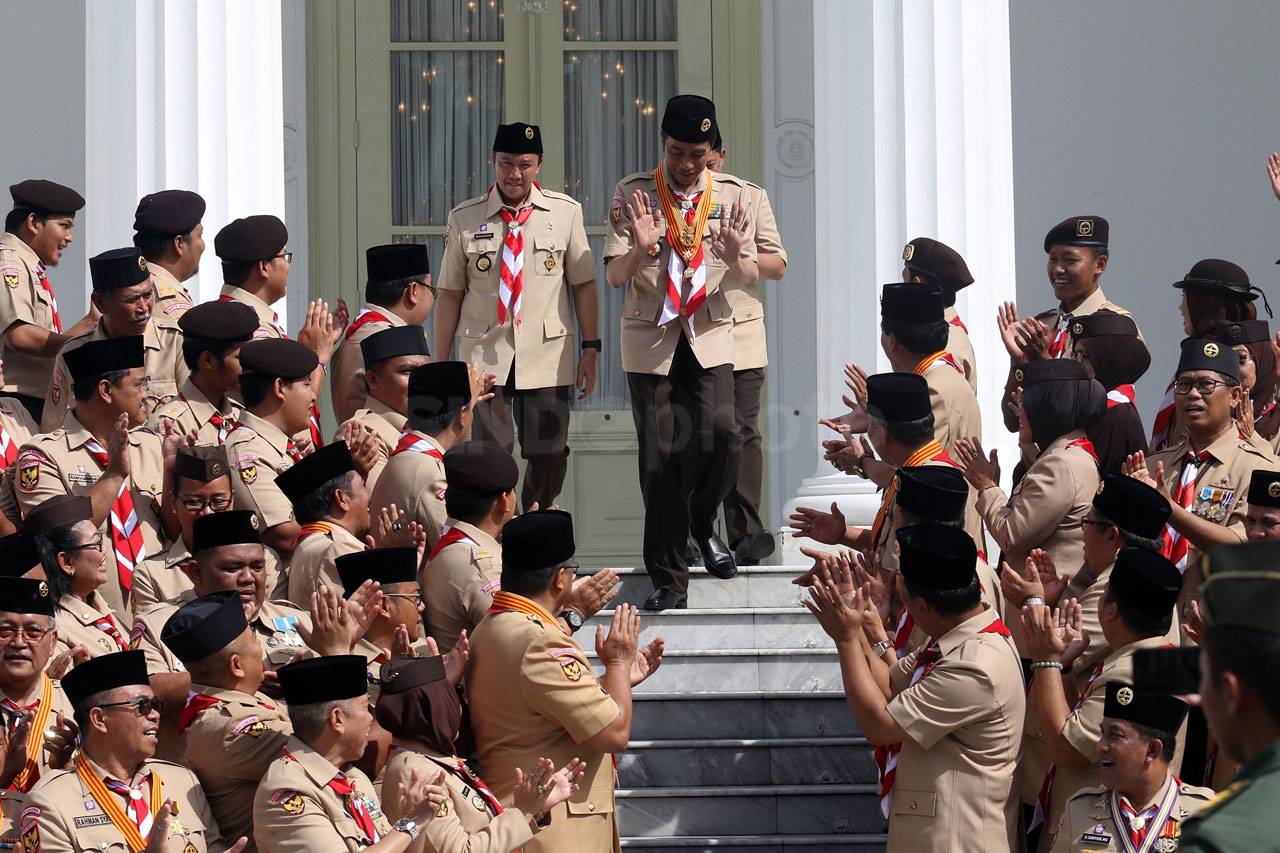 Presiden Jokowi Lantik...