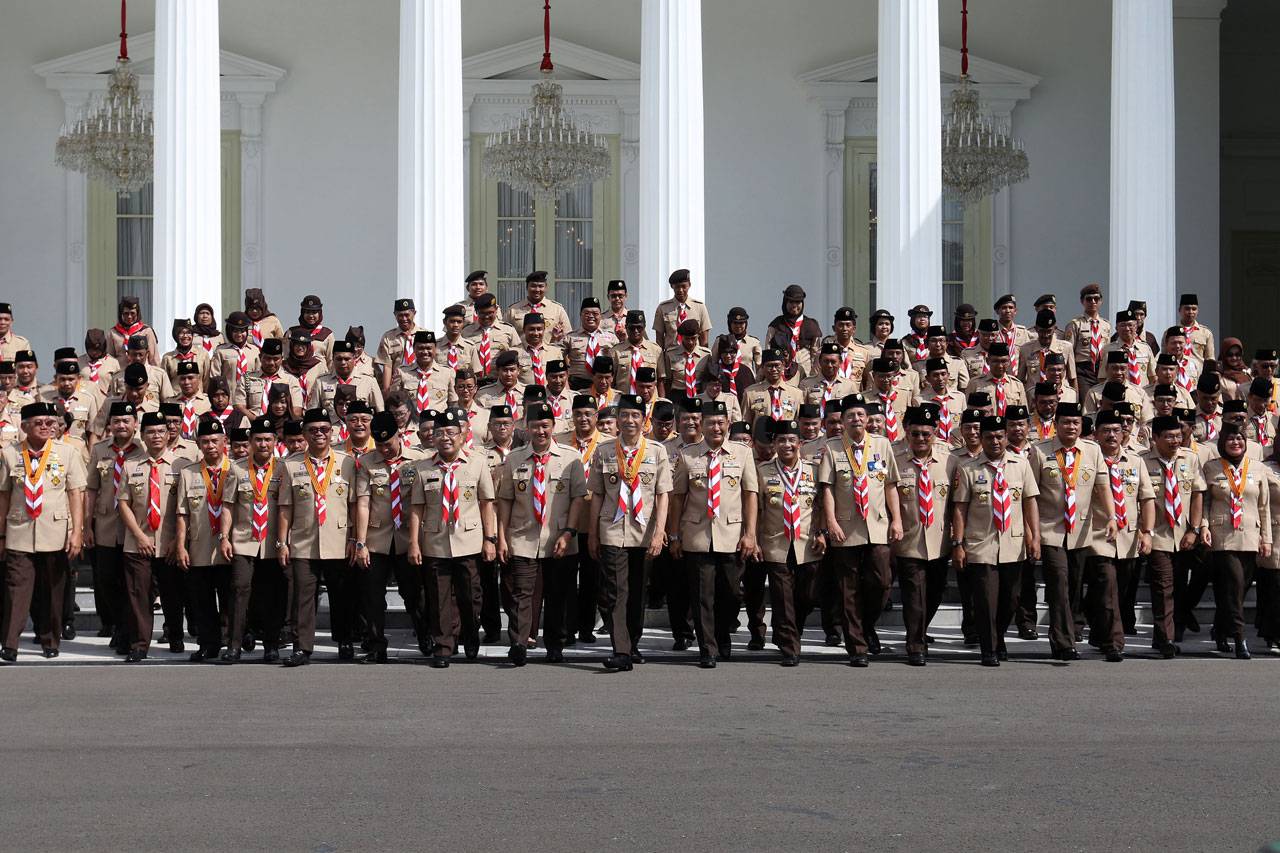 Presiden Jokowi Lantik...