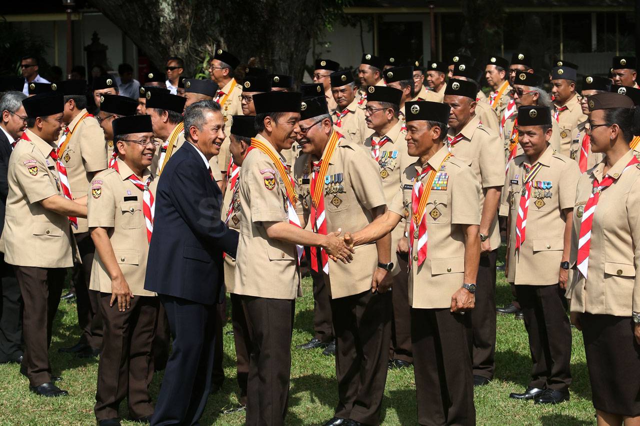 Presiden Jokowi Lantik...