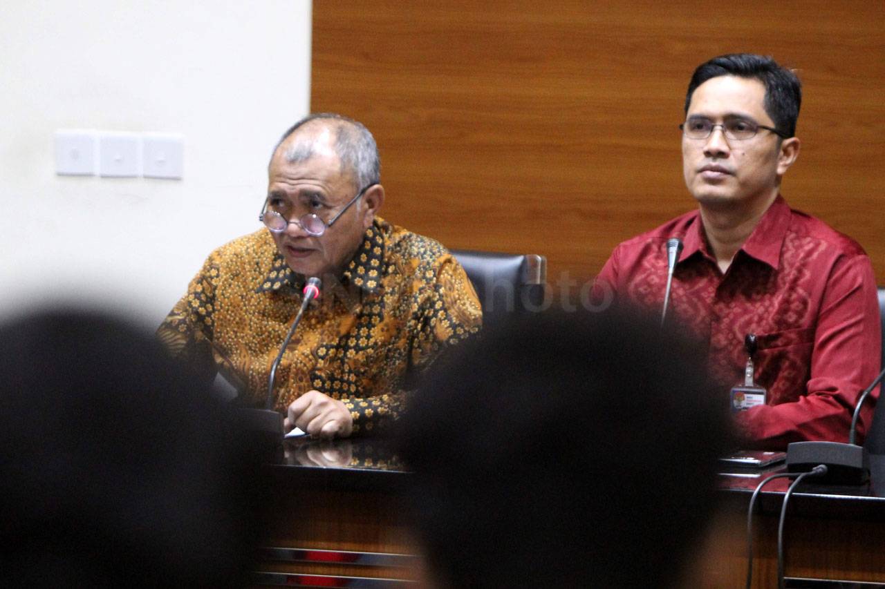 KPK Tetapkan Tersangka...