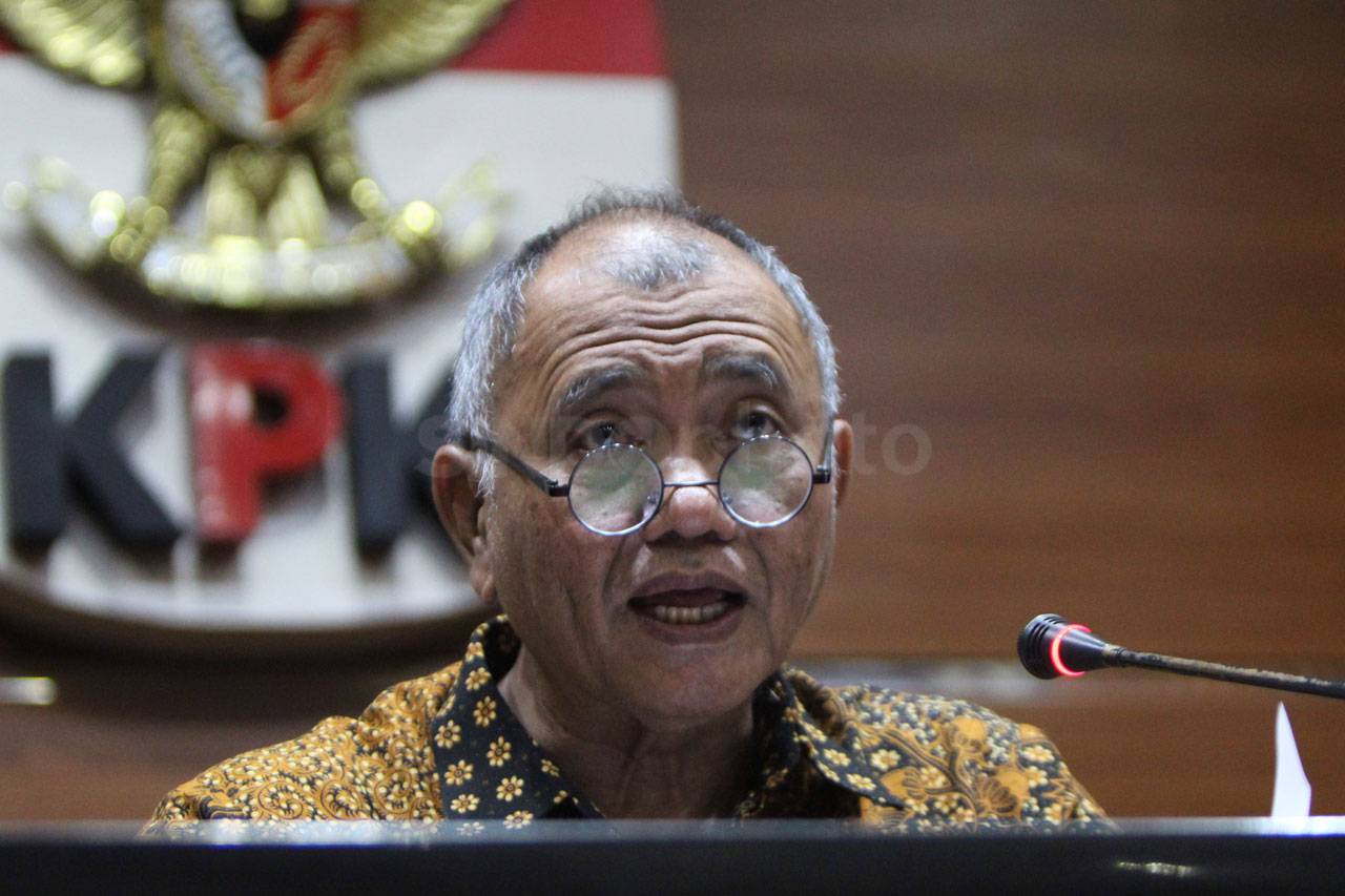 KPK Tetapkan Tersangka...