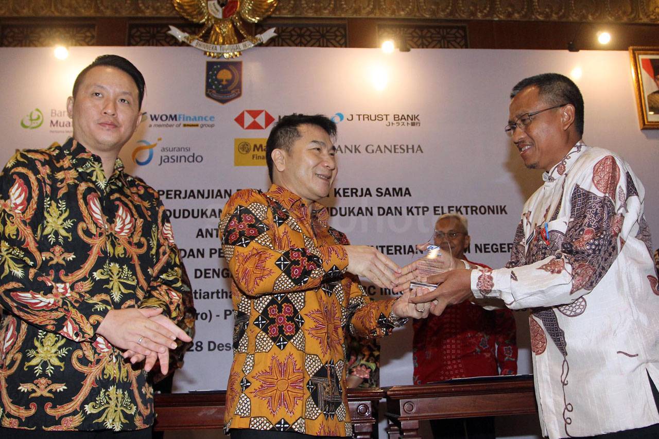 WOM Finance Jalin Kerja...