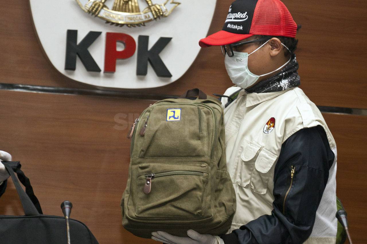 KPK Lakukan OTT Pejabat...