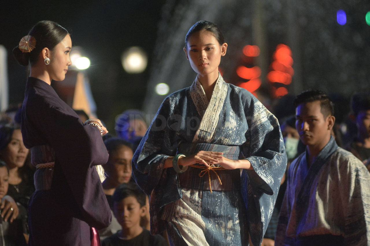 Keindahan Tenun Endek...