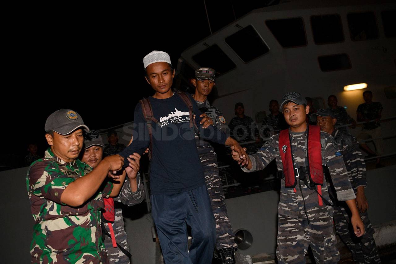KRI Rigel 933 Evakuasi...