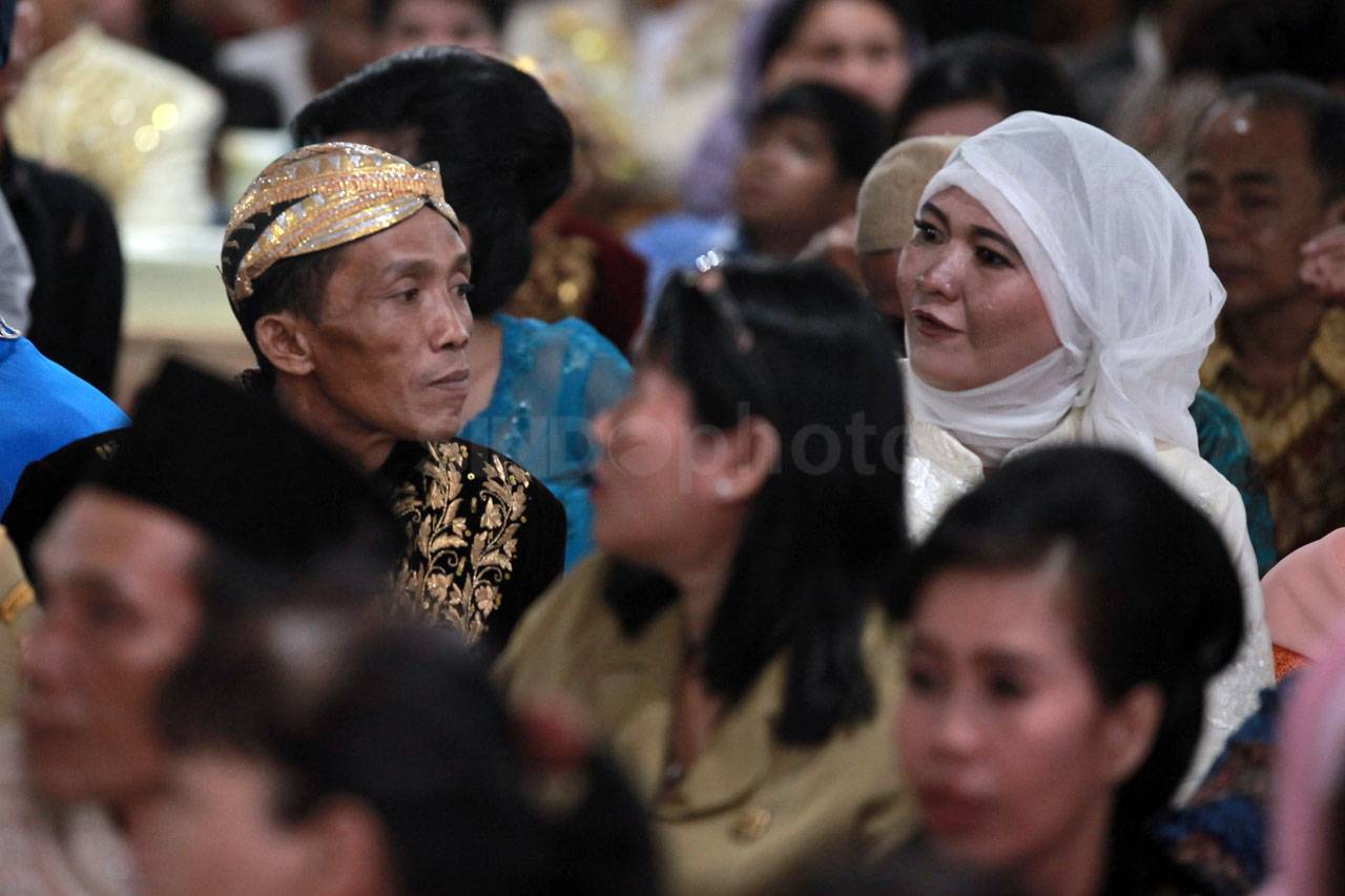 557 Pasangan Mengikuti...