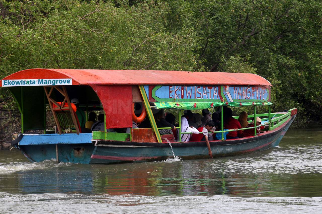 Libur Tahun Baru, Eco...