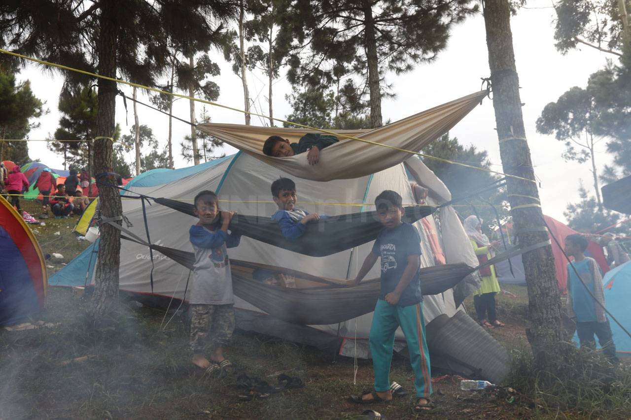 Warga Bandung Menantikan...