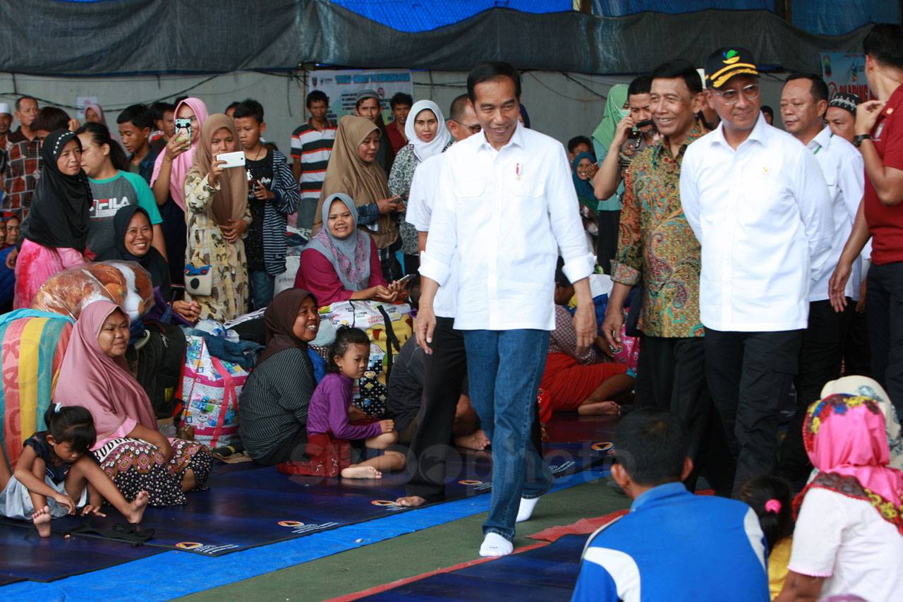 Presiden Jokowi Kunjungi...