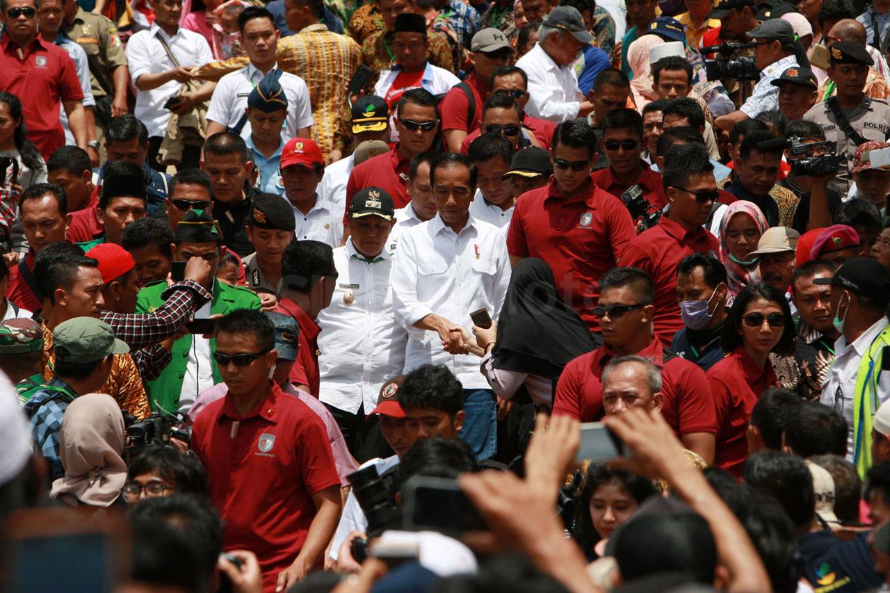 Presiden Jokowi Kunjungi...
