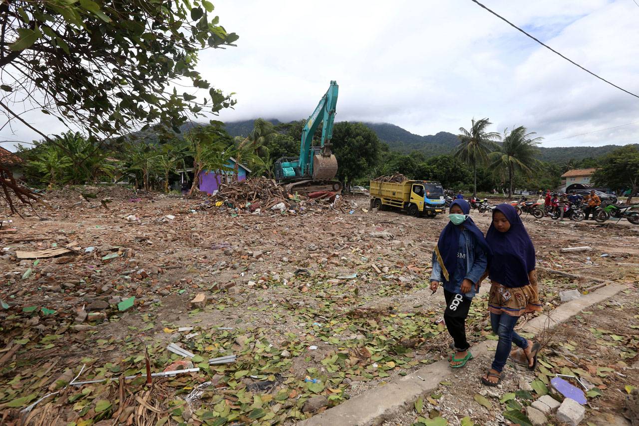 Korban Tsunami Tempati...