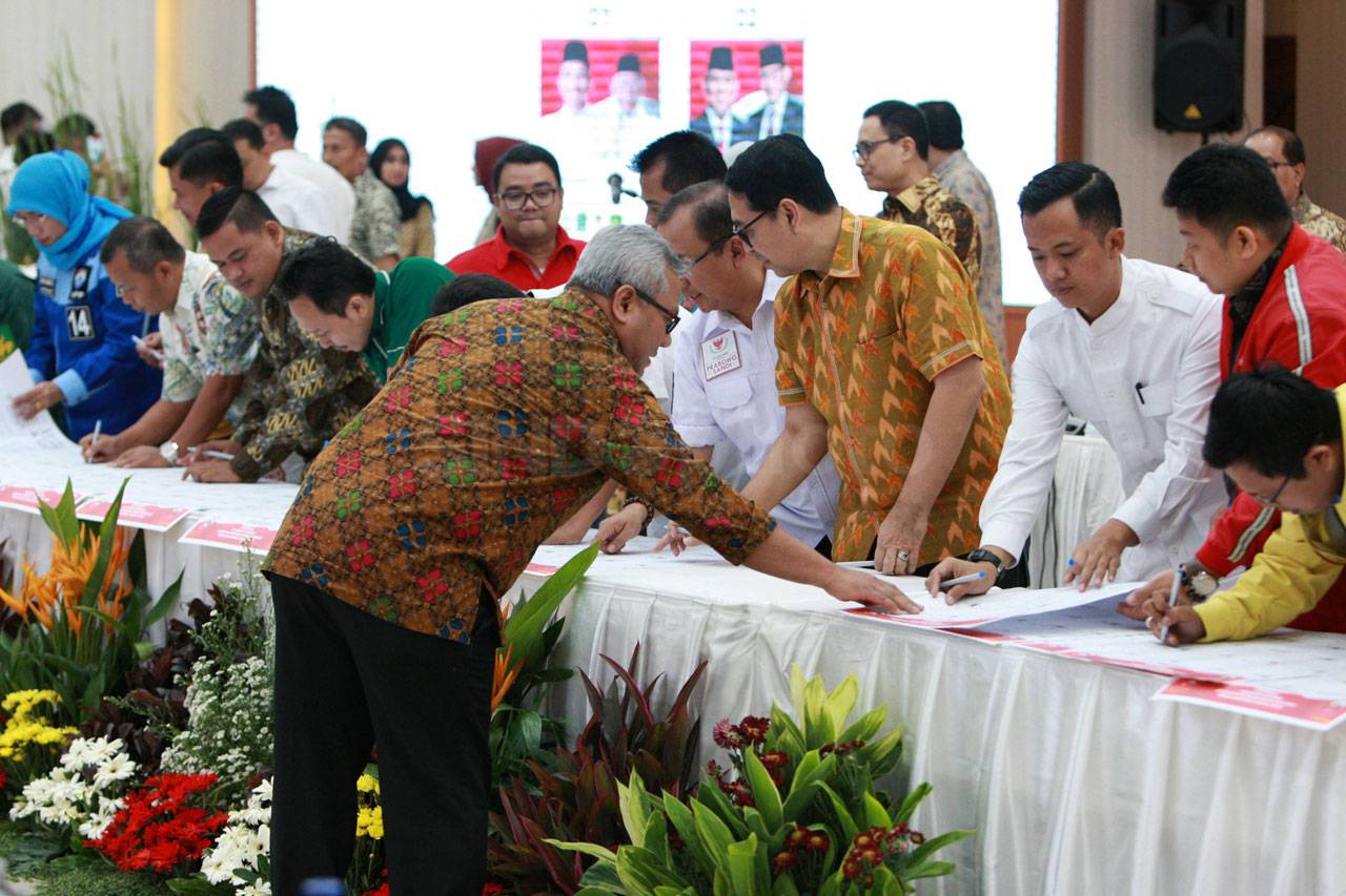 KPU Gelar Rapat Validasi...