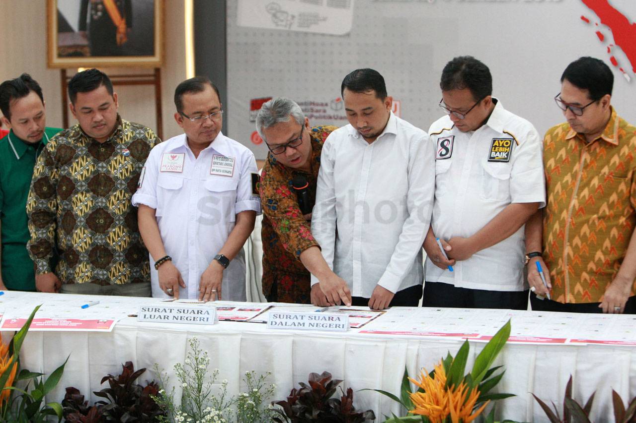 KPU Gelar Rapat Validasi...