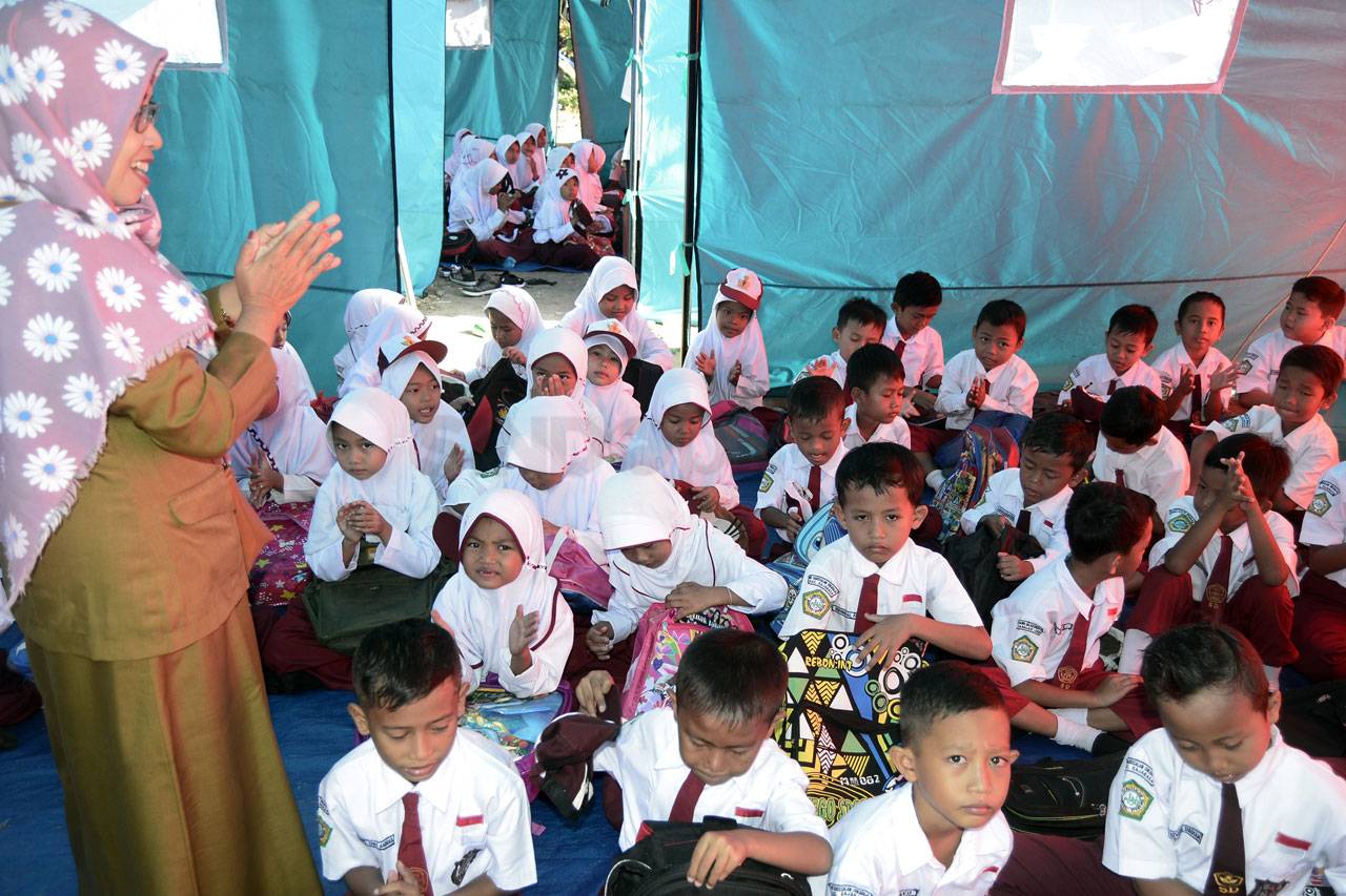 Hari Pertama Sekolah,...