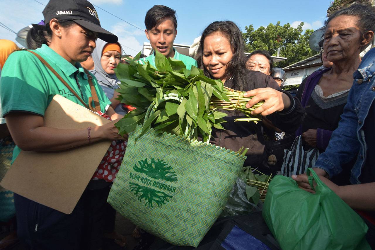 Pemkot Denpasar Bagikan...