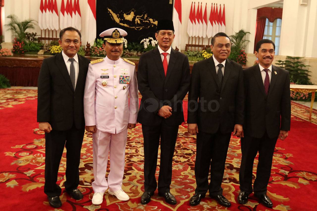 Presiden Jokowi Lantik...